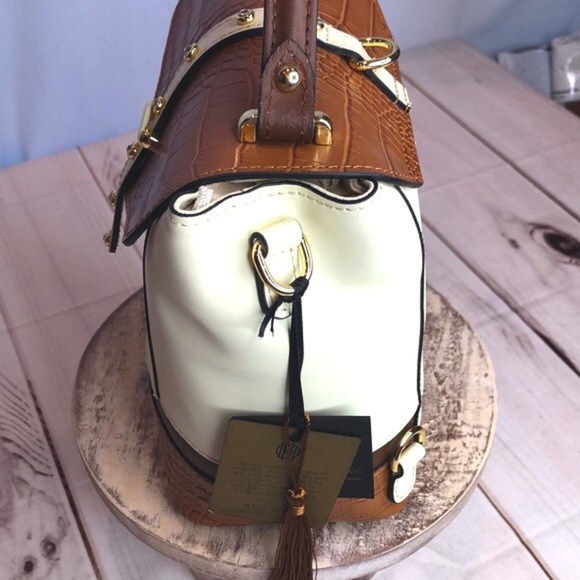 NWT House of Harlow 1960 Cream & Brown Stud Embellished Crossbody/Bag Backpack - Picture 4 of 17